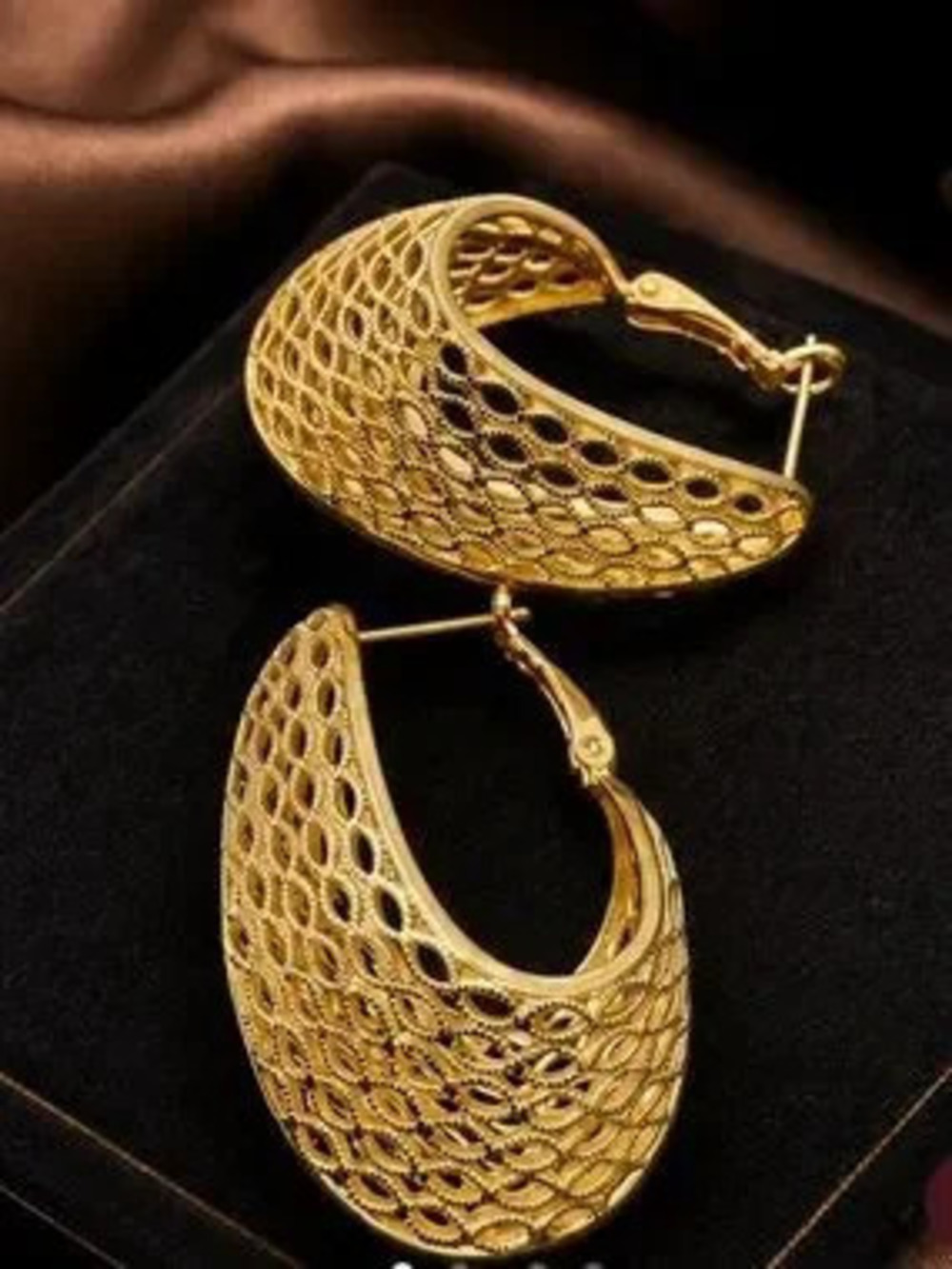 Luxe 18K Gold Plated Openwork Lattice Hoop Earrings